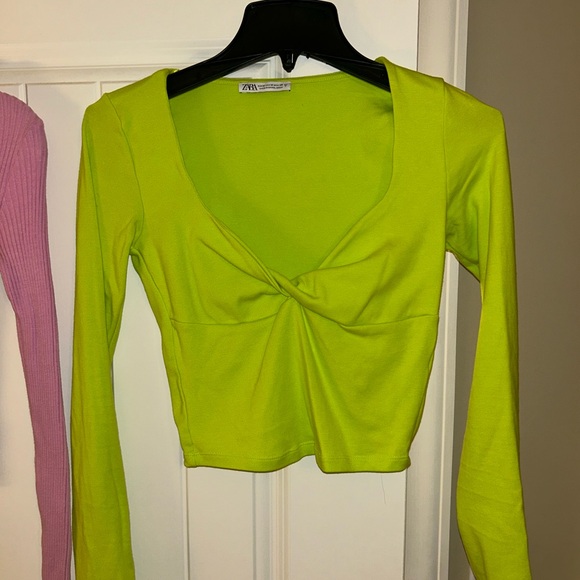 Flattering neon green Zara long sleeve top size M - Picture 3 of 4